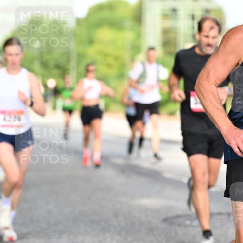 06.09.2026 - CURREX Alsterlauf Dr. Thomas Lammeyer http://msf.ph/oto/10128637 06.09.2026 09:49:30 Laufen 4570 meine-sportfotos.de