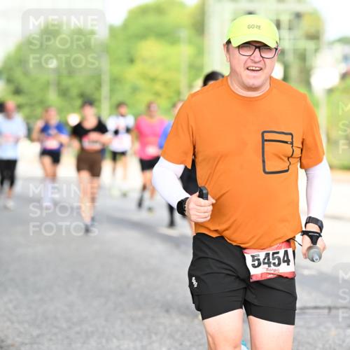 06.09.2026 - CURREX Alsterlauf Dr. Thomas Lammeyer http://msf.ph/oto/10128726 06.09.2026 09:49:40 Laufen 5454 meine-sportfotos.de