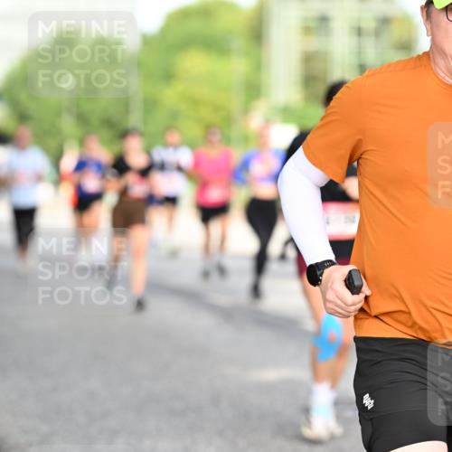 06.09.2026 - CURREX Alsterlauf Dr. Thomas Lammeyer http://msf.ph/oto/10128732 06.09.2026 09:49:40 Laufen 5454 meine-sportfotos.de