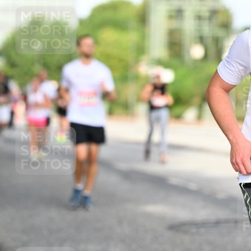 06.09.2026 - CURREX Alsterlauf Dr. Thomas Lammeyer http://msf.ph/oto/10128815 06.09.2026 09:49:50 Laufen 338 meine-sportfotos.de