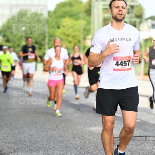 06.09.2026 - CURREX Alsterlauf Dr. Thomas Lammeyer http://msf.ph/oto/10128835 06.09.2026 09:49:52 Laufen 4457 meine-sportfotos.de