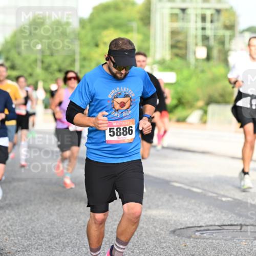 06.09.2026 - CURREX Alsterlauf Dr. Thomas Lammeyer http://msf.ph/oto/10128911 06.09.2026 09:49:59 Laufen 5886 meine-sportfotos.de