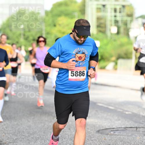 06.09.2026 - CURREX Alsterlauf Dr. Thomas Lammeyer http://msf.ph/oto/10128913 06.09.2026 09:49:59 Laufen 5886 meine-sportfotos.de