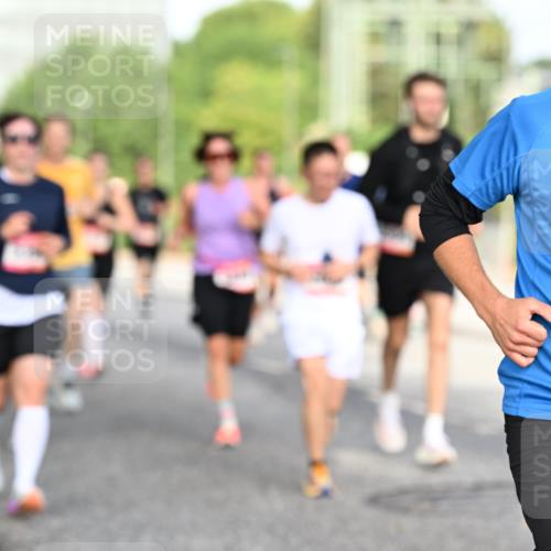06.09.2026 - CURREX Alsterlauf Dr. Thomas Lammeyer http://msf.ph/oto/10128919 06.09.2026 09:50:00 Laufen 5886 meine-sportfotos.de