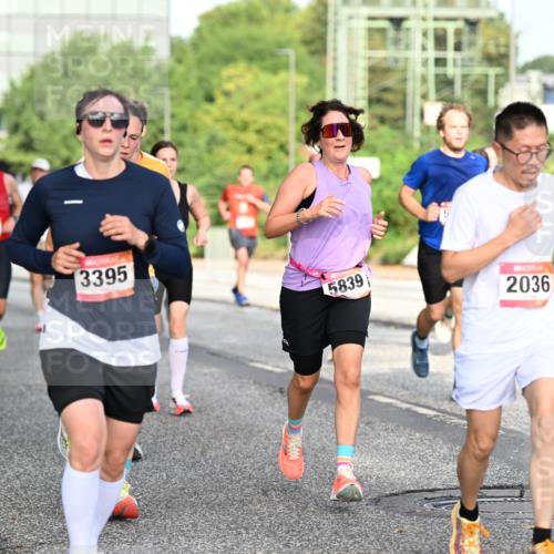 06.09.2026 - CURREX Alsterlauf Dr. Thomas Lammeyer http://msf.ph/oto/10128929 06.09.2026 09:50:01 Laufen 4243, 3395, 5839, 2036, 94 meine-sportfotos.de