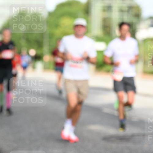 06.09.2026 - CURREX Alsterlauf Dr. Thomas Lammeyer http://msf.ph/oto/10128987 06.09.2026 09:50:07 Laufen  meine-sportfotos.de