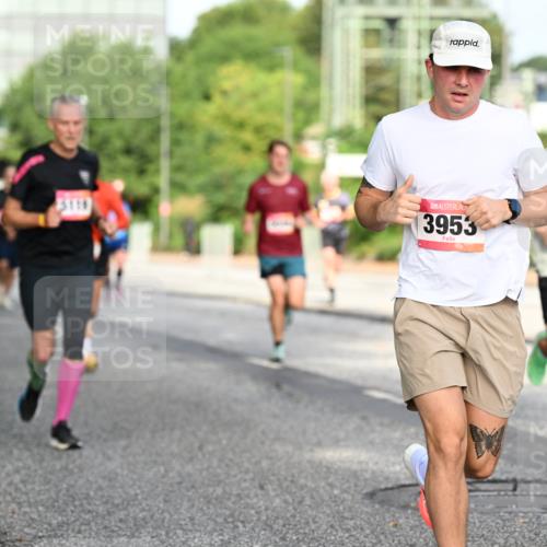 06.09.2026 - CURREX Alsterlauf Dr. Thomas Lammeyer http://msf.ph/oto/10128996 06.09.2026 09:50:08 Laufen 3110, 3953, 2704 meine-sportfotos.de