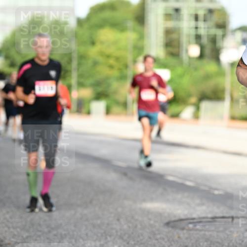 06.09.2026 - CURREX Alsterlauf Dr. Thomas Lammeyer http://msf.ph/oto/10129001 06.09.2026 09:50:08 Laufen 3953 meine-sportfotos.de