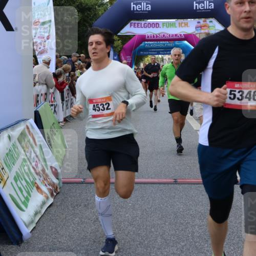 06.09.2026 - CURREX Alsterlauf Strokosch-Dieckow http://msf.ph/oto/10129018 06.09.2026 09:49:56 Ziel 2094, 2814, 2823, 3063, 3368, 3492, 4142, 4161, 4212, 4428, 4532, 4932, 4951, 4954, 5346, 6010, 6475 meine-sportfotos.de