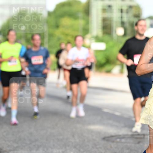 06.09.2026 - CURREX Alsterlauf Dr. Thomas Lammeyer http://msf.ph/oto/10129054 06.09.2026 09:50:14 Laufen 5546 meine-sportfotos.de
