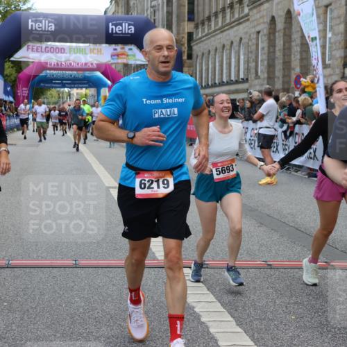 06.09.2026 - CURREX Alsterlauf Strokosch-Dieckow http://msf.ph/oto/10129107 06.09.2026 10:02:46 Ziel 2304, 2702, 2954, 3028, 3042, 3221, 3222, 3532, 4263, 4285, 5693, 5698, 6120, 6219, 6431, 8121, 8147, 8244, 8282, 8305 meine-sportfotos.de