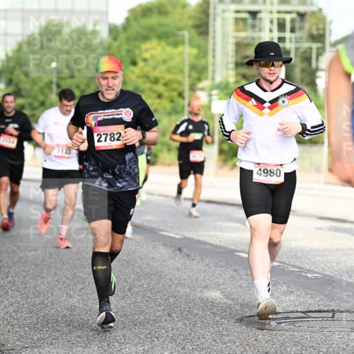 06.09.2026 - CURREX Alsterlauf Dr. Thomas Lammeyer http://msf.ph/oto/10129110 06.09.2026 09:50:20 Laufen 2554, 2782, 4980, 65 meine-sportfotos.de