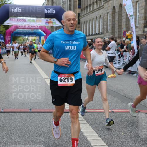 06.09.2026 - CURREX Alsterlauf Strokosch-Dieckow http://msf.ph/oto/10129114 06.09.2026 10:02:46 Ziel 2304, 2702, 2954, 3028, 3042, 3221, 3222, 3532, 4263, 4285, 5693, 5698, 6120, 6219, 6431, 8121, 8147, 8244, 8282, 8305 meine-sportfotos.de