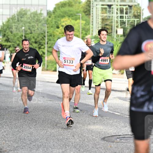 06.09.2026 - CURREX Alsterlauf Dr. Thomas Lammeyer http://msf.ph/oto/10129126 06.09.2026 09:50:22 Laufen 5133, 2518, 2554, 4991, 4571, 2782, 457 meine-sportfotos.de
