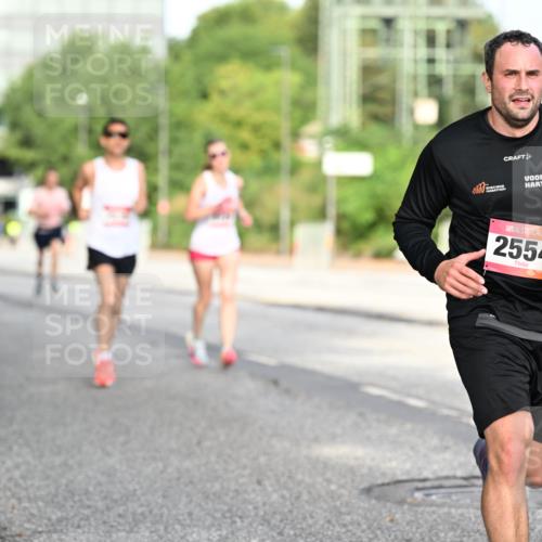 06.09.2026 - CURREX Alsterlauf Dr. Thomas Lammeyer http://msf.ph/oto/10129156 06.09.2026 09:50:25 Laufen 2554 meine-sportfotos.de