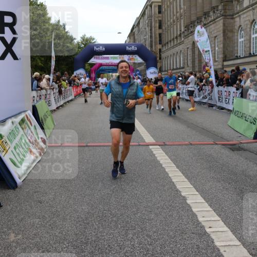 06.09.2026 - CURREX Alsterlauf Strokosch-Dieckow http://msf.ph/oto/10129171 06.09.2026 10:02:51 Ziel 2500, 2687, 5190, 5366, 5659, 5693, 5698, 5780, 5866, 6219, 8282, 8305 meine-sportfotos.de