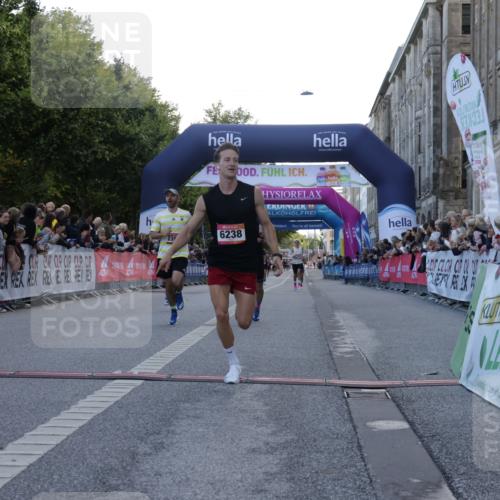 06.09.2026 - CURREX Alsterlauf Yannick Fuchs http://msf.ph/oto/10129182 06.09.2026 09:37:28 Ziel 2391, 2735, 3040, 3809, 5637, 6057, 6226, 6238 meine-sportfotos.de