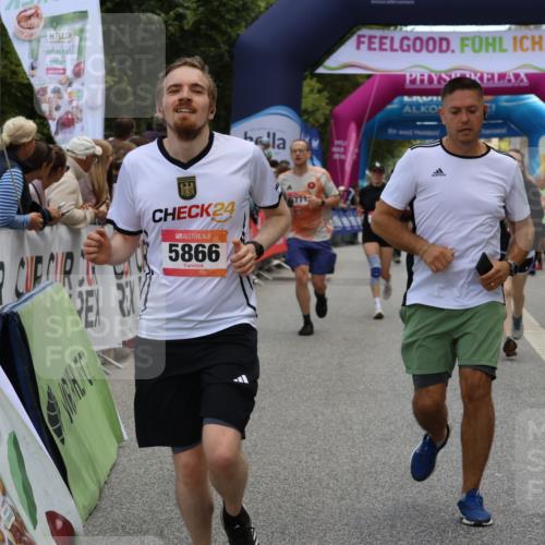 06.09.2026 - CURREX Alsterlauf Strokosch-Dieckow http://msf.ph/oto/10129184 06.09.2026 10:02:56 Ziel 2500, 2687, 3338, 3721, 3909, 4345, 4348, 4474, 4475, 4730, 5190, 5366, 5465, 5659, 5771, 5780, 5865, 5866, 6398, 8282 meine-sportfotos.de