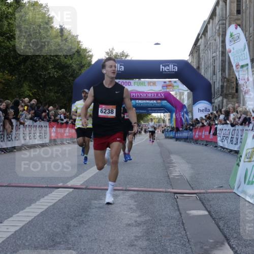 06.09.2026 - CURREX Alsterlauf Yannick Fuchs http://msf.ph/oto/10129196 06.09.2026 09:37:28 Ziel 2391, 2735, 3040, 3809, 5637, 6057, 6226, 6238 meine-sportfotos.de