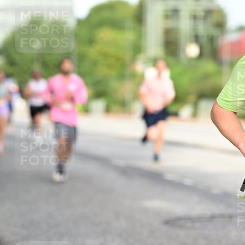 06.09.2026 - CURREX Alsterlauf Dr. Thomas Lammeyer http://msf.ph/oto/10129209 06.09.2026 09:50:30 Laufen  meine-sportfotos.de