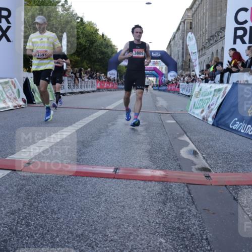 06.09.2026 - CURREX Alsterlauf Yannick Fuchs http://msf.ph/oto/10129246 06.09.2026 09:37:31 Ziel 2021, 2391, 3040, 3809, 4625, 5637, 6057, 6226, 6238 meine-sportfotos.de