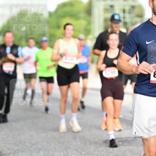 06.09.2026 - CURREX Alsterlauf Dr. Thomas Lammeyer http://msf.ph/oto/10129306 06.09.2026 09:50:39 Laufen 8135 meine-sportfotos.de