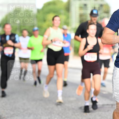 06.09.2026 - CURREX Alsterlauf Dr. Thomas Lammeyer http://msf.ph/oto/10129308 06.09.2026 09:50:39 Laufen 8135 meine-sportfotos.de