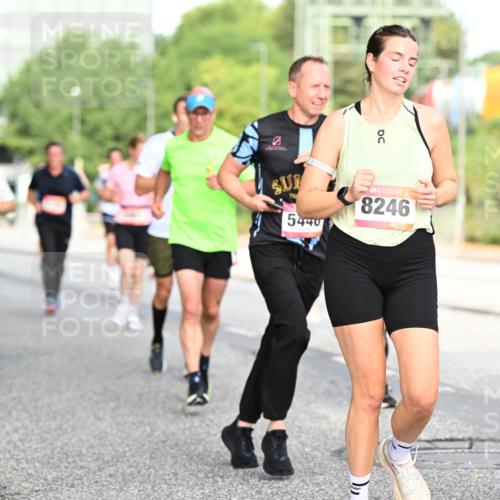 06.09.2026 - CURREX Alsterlauf Dr. Thomas Lammeyer http://msf.ph/oto/10129318 06.09.2026 09:50:41 Laufen 5440, 8246, 832 meine-sportfotos.de
