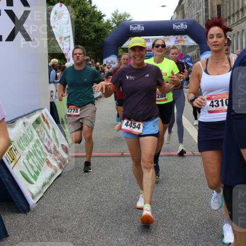 06.09.2026 - CURREX Alsterlauf Strokosch-Dieckow http://msf.ph/oto/10129421 06.09.2026 10:03:12 Ziel 2096, 2778, 3096, 3131, 3626, 3762, 3919, 3920, 4229, 4310, 4454, 4519, 4919, 4922, 4936, 5047, 5054, 5234, 5653, 5756, 5936, 6049, 6264, 6324, 6377, 6379, 8043, 8100, 8288 meine-sportfotos.de