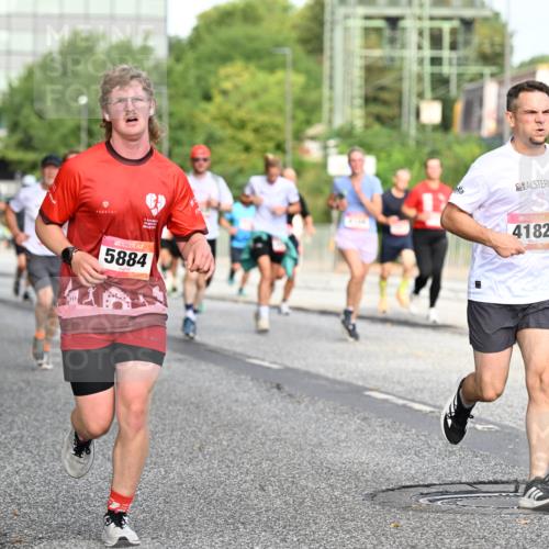 06.09.2026 - CURREX Alsterlauf Dr. Thomas Lammeyer http://msf.ph/oto/10129457 06.09.2026 09:50:56 Laufen 5884, 4182 meine-sportfotos.de