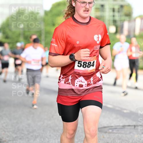 06.09.2026 - CURREX Alsterlauf Dr. Thomas Lammeyer http://msf.ph/oto/10129467 06.09.2026 09:50:57 Laufen 7, 5884 meine-sportfotos.de