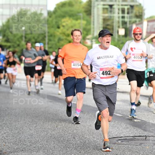 06.09.2026 - CURREX Alsterlauf Dr. Thomas Lammeyer http://msf.ph/oto/10129479 06.09.2026 09:50:59 Laufen 4054, 492, 4053 meine-sportfotos.de