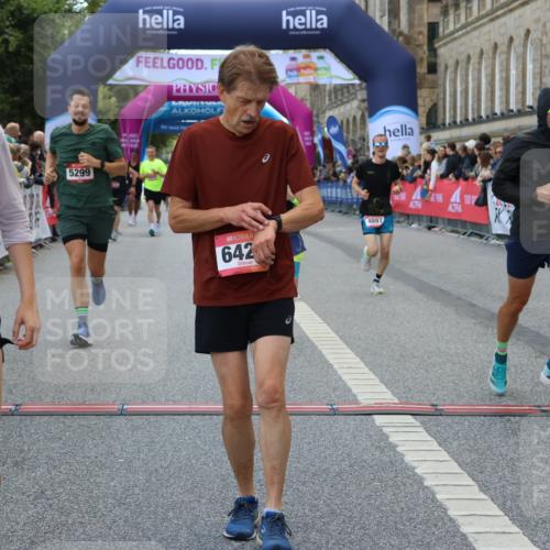 06.09.2026 - CURREX Alsterlauf Strokosch-Dieckow http://msf.ph/oto/10129482 06.09.2026 09:50:32 Ziel 2411, 2506, 2878, 2937, 3044, 4568, 4755, 4897, 5299, 5631, 5946, 6427, 8156 meine-sportfotos.de