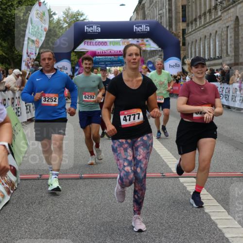06.09.2026 - CURREX Alsterlauf Strokosch-Dieckow http://msf.ph/oto/10129593 06.09.2026 10:03:34 Ziel 2447, 2448, 2501, 2740, 2741, 2820, 2869, 3227, 3252, 3367, 3756, 4777, 5087, 5330, 5360, 5408, 5461, 6290, 6292, 6344, 8022, 8263, 8279, 8323 meine-sportfotos.de