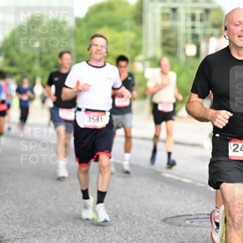06.09.2026 - CURREX Alsterlauf Dr. Thomas Lammeyer http://msf.ph/oto/10129596 06.09.2026 09:51:12 Laufen 3591, 2477, 6175 meine-sportfotos.de