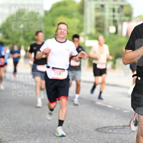 06.09.2026 - CURREX Alsterlauf Dr. Thomas Lammeyer http://msf.ph/oto/10129597 06.09.2026 09:51:13 Laufen 3541, 2477 meine-sportfotos.de