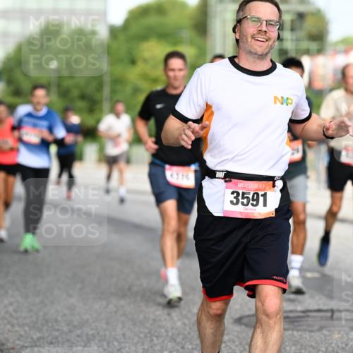 06.09.2026 - CURREX Alsterlauf Dr. Thomas Lammeyer http://msf.ph/oto/10129606 06.09.2026 09:51:14 Laufen 4376, 3591 meine-sportfotos.de