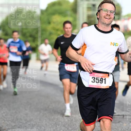 06.09.2026 - CURREX Alsterlauf Dr. Thomas Lammeyer http://msf.ph/oto/10129607 06.09.2026 09:51:14 Laufen 3591 meine-sportfotos.de