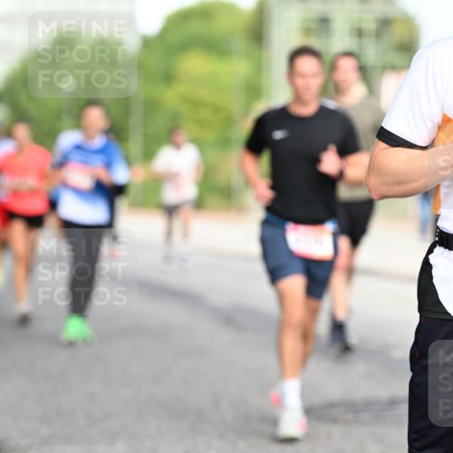 06.09.2026 - CURREX Alsterlauf Dr. Thomas Lammeyer http://msf.ph/oto/10129613 06.09.2026 09:51:15 Laufen 3591 meine-sportfotos.de