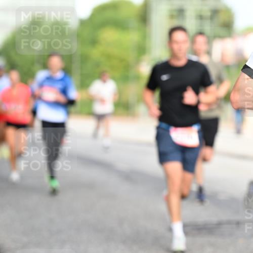 06.09.2026 - CURREX Alsterlauf Dr. Thomas Lammeyer http://msf.ph/oto/10129614 06.09.2026 09:51:15 Laufen 3 meine-sportfotos.de