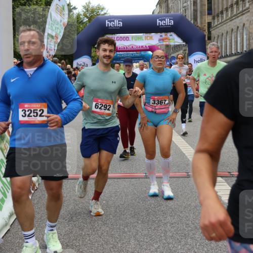 06.09.2026 - CURREX Alsterlauf Strokosch-Dieckow http://msf.ph/oto/10129632 06.09.2026 10:03:35 Ziel 2447, 2448, 2501, 2629, 2630, 2740, 2741, 2820, 2869, 3227, 3252, 3367, 3756, 4777, 5087, 5360, 5408, 5461, 6290, 6292, 6344, 8022, 8263, 8279, 8315, 8323 meine-sportfotos.de