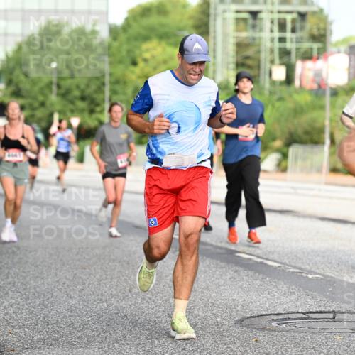 06.09.2026 - CURREX Alsterlauf Dr. Thomas Lammeyer http://msf.ph/oto/10129646 06.09.2026 09:51:19 Laufen 568, 43 meine-sportfotos.de
