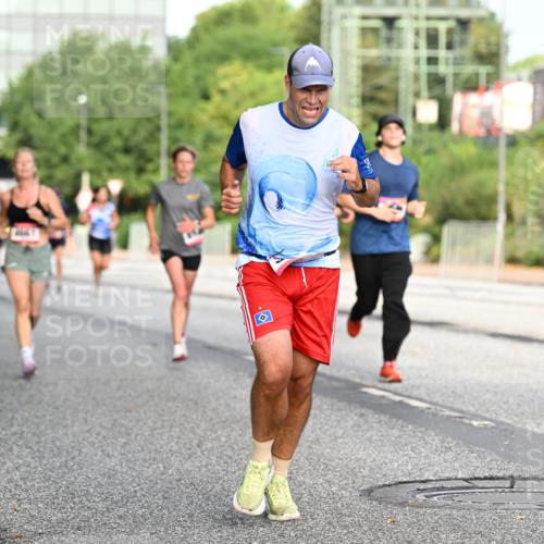 06.09.2026 - CURREX Alsterlauf Dr. Thomas Lammeyer http://msf.ph/oto/10129647 06.09.2026 09:51:19 Laufen 56 meine-sportfotos.de