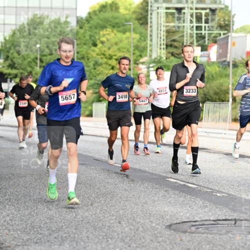 06.09.2026 - CURREX Alsterlauf Dr. Thomas Lammeyer http://msf.ph/oto/10129716 06.09.2026 09:51:27 Laufen 2397, 3629, 5657, 2348, 3410, 5447, 4974, 3233, 619, 2179 meine-sportfotos.de