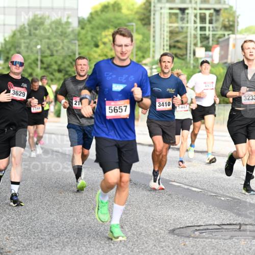 06.09.2026 - CURREX Alsterlauf Dr. Thomas Lammeyer http://msf.ph/oto/10129727 06.09.2026 09:51:27 Laufen 2397, 3629, 4974, 21, 3410, 5657, 5447, 3233 meine-sportfotos.de