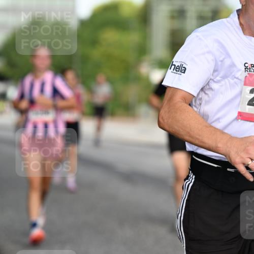 06.09.2026 - CURREX Alsterlauf Dr. Thomas Lammeyer http://msf.ph/oto/10129771 06.09.2026 09:51:32 Laufen 2397 meine-sportfotos.de