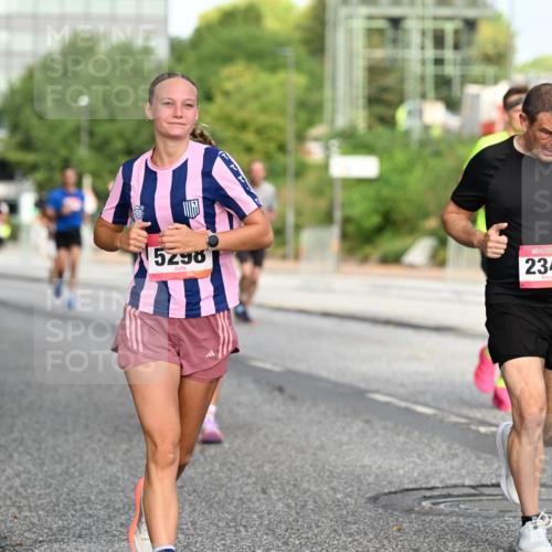 06.09.2026 - CURREX Alsterlauf Dr. Thomas Lammeyer http://msf.ph/oto/10129777 06.09.2026 09:51:33 Laufen 5298, 2348 meine-sportfotos.de