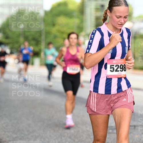 06.09.2026 - CURREX Alsterlauf Dr. Thomas Lammeyer http://msf.ph/oto/10129787 06.09.2026 09:51:34 Laufen 5298 meine-sportfotos.de