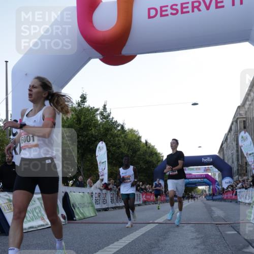 06.09.2026 - CURREX Alsterlauf Yannick Fuchs http://msf.ph/oto/10129848 06.09.2026 09:37:56 Ziel 2802, 3382, 5671, 6001, 6300, 8011 meine-sportfotos.de