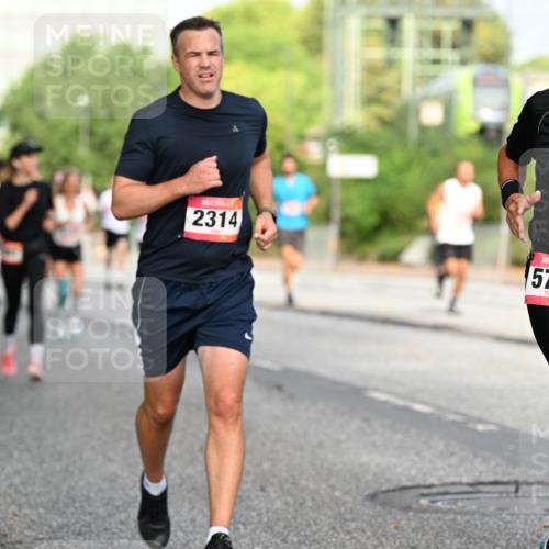 06.09.2026 - CURREX Alsterlauf Dr. Thomas Lammeyer http://msf.ph/oto/10129856 06.09.2026 09:51:44 Laufen 2314, 5721 meine-sportfotos.de